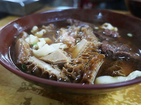 2018.05.02 基隆 仁愛市場無名牛肉麵