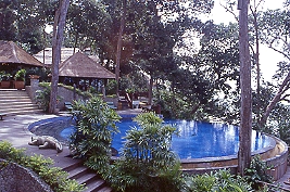 雨季裡的島嶼度假哲學(下)(2003.08.12)