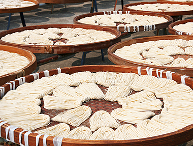 一路相伴,關廟麵