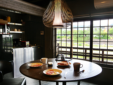 以為居住在京都—且談，京町家旅宿
