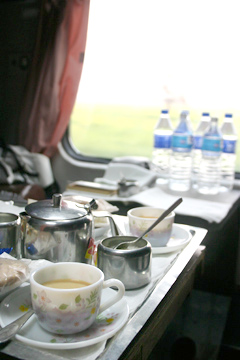 ｛旅食隨記｝列車上的午茶時光　