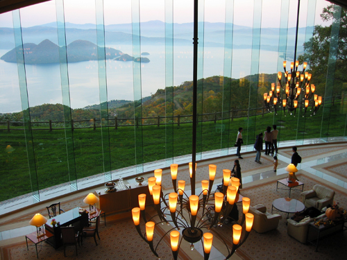 ｛旅人之窗｝山巔湖畔，一景必殺　