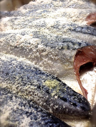 家的滋味!蒸鹽漬青花魚