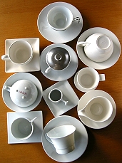 杯子,白色的好 (2003.03.21)