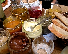 美食的感官旅程 (2003.05.02)