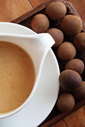 濃醇香，鍋煮桂圓松子奶茶